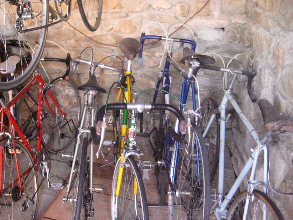 Bicicletas antiguas restauradas por el propietario de uno de nuestros B&B. Si tienen interés, escríbannos.