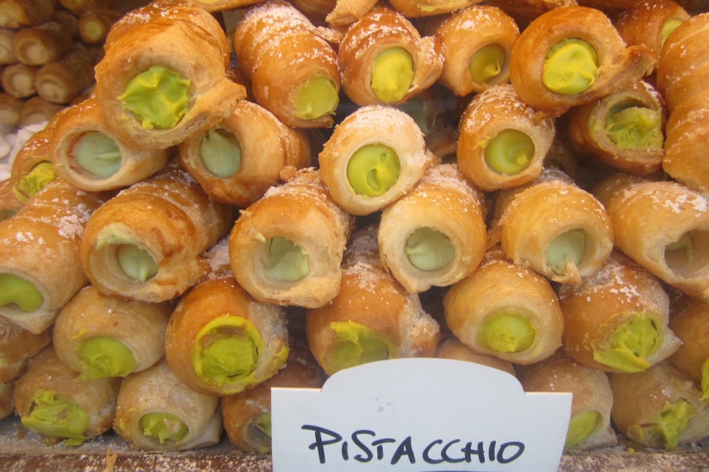 Los cannolis, delicias de la gastronomía toscana. © María Calvo.