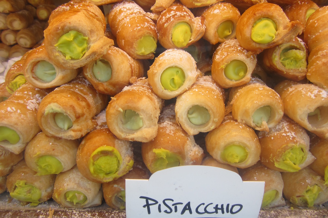 Los cannolis, delicias de la gastronomía toscana. © María Calvo.