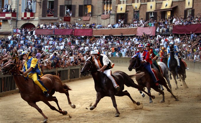 El Palio de Siena, histórica carrera de caballos
