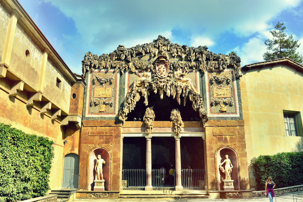 La espléndida entrada a la Gruta Buontalenti, en los Jardines Boboli, Florencia. Foto de Angel Alicarte.