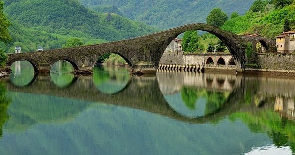 Vista del Ponte del Diavolo